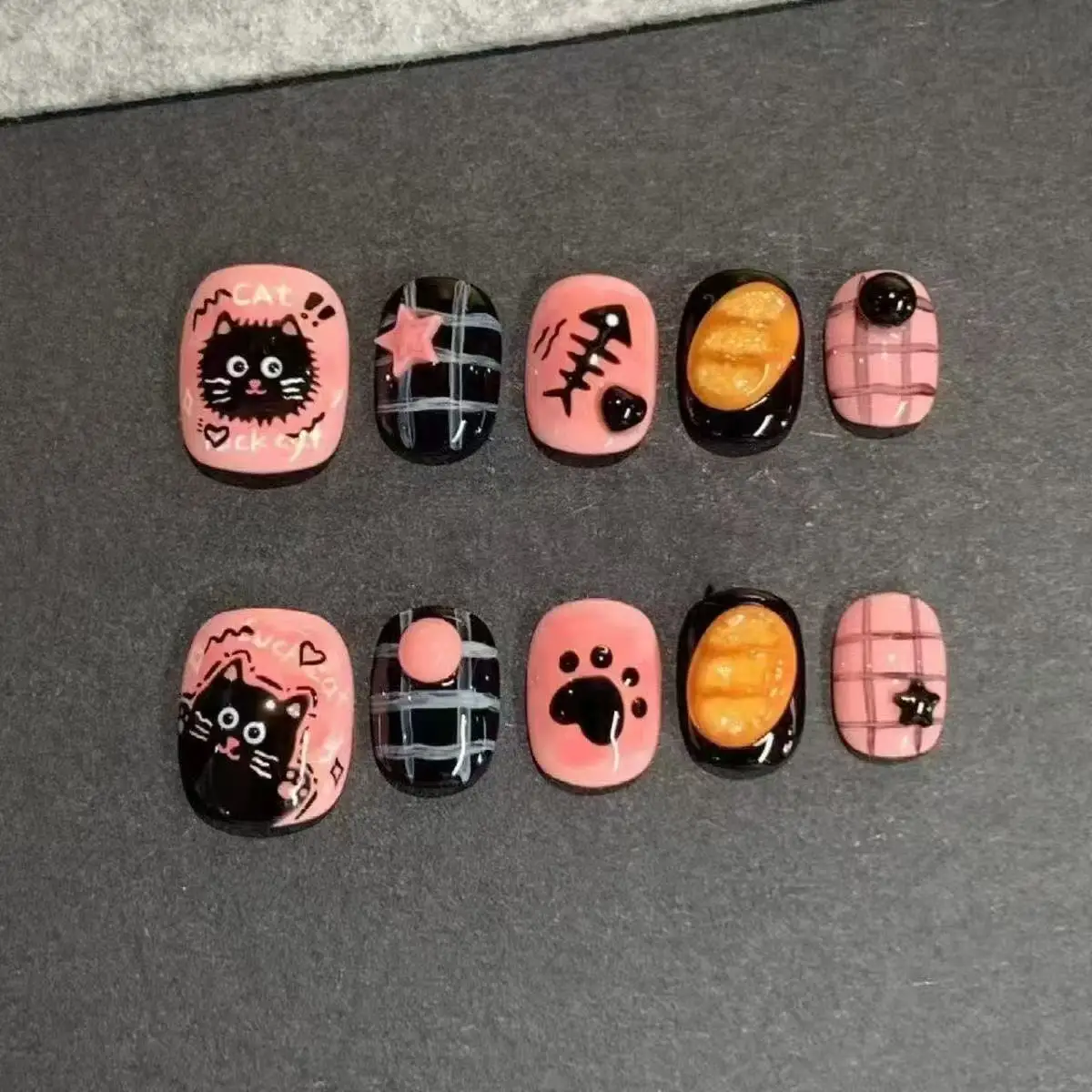 

Cute pure hand-painted wearable nail art pinch three-dimensional bread cat shape cartoon wearable nail art reusable nail art