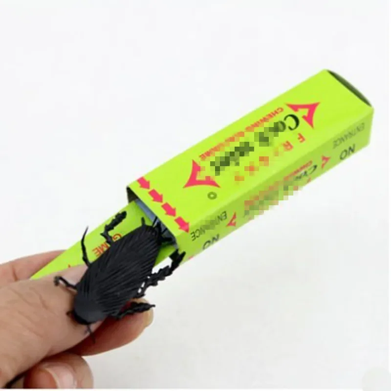 3 Pcs Funny Simulated Chewing Gum Cockroach Prank Scary Toys for Children Kids Interactive Toys for April Fool Halloween Gift