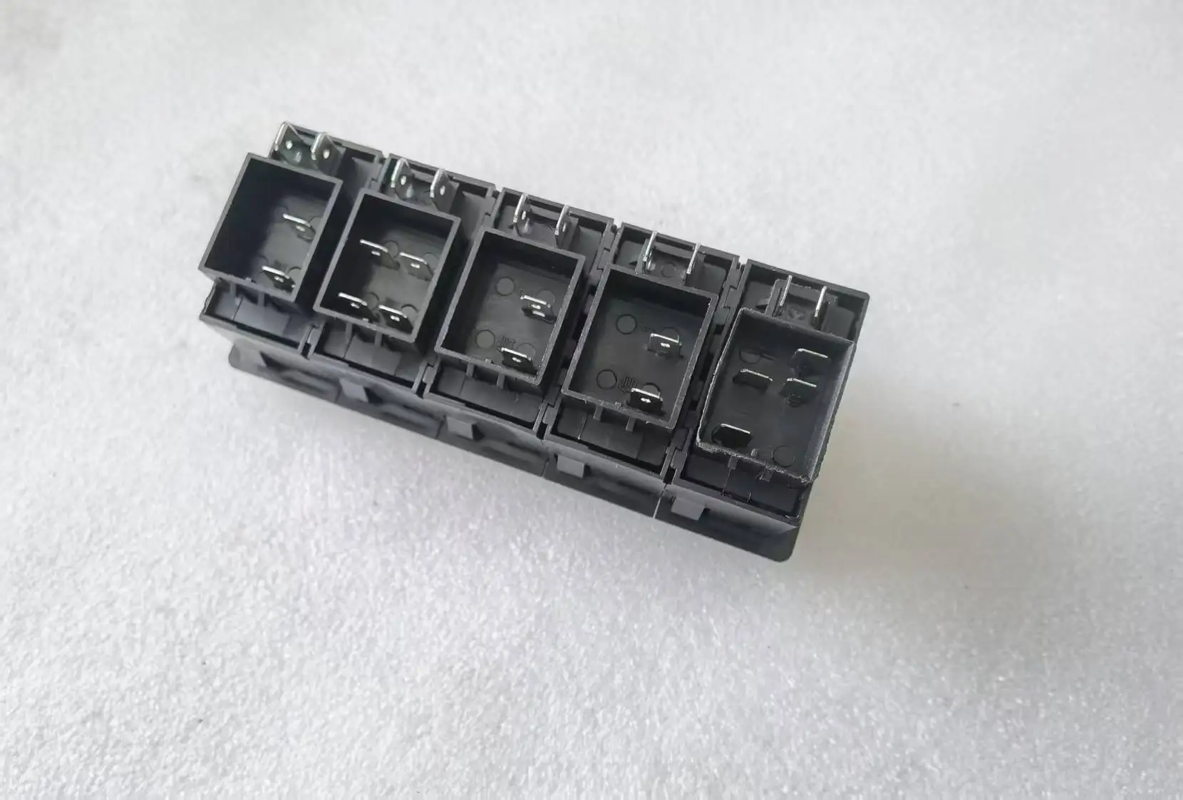 JK932-E300 switch for Yituo YTO X704 - X904 tractor / switch for Yituo ME304-ME554 tractor, please check your old switch fristly