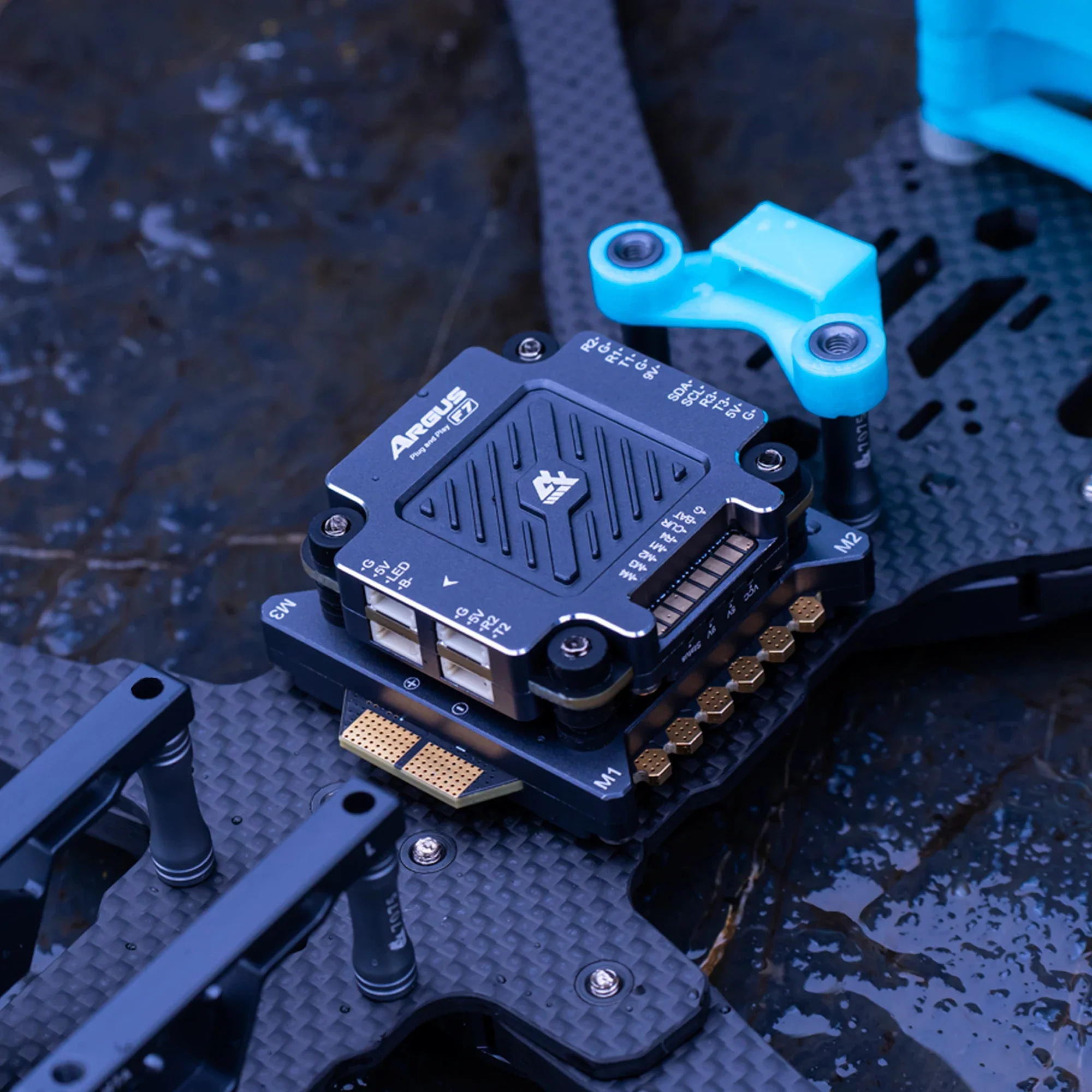 

Контроллер полета AxisFlying Argus PRO Plug and Play STACK F722 96K 55A/65A BL32 4in1 ESC 3-6S 30X30 мм для FPV Freestyle Drone