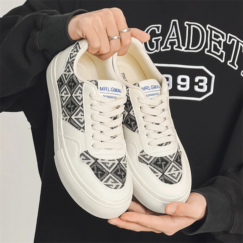 Graffiti prints black canvas sneakers mens vulcanized shoes man low top sneaker lace up trainer skateboard shoes men's plimsolls image 2