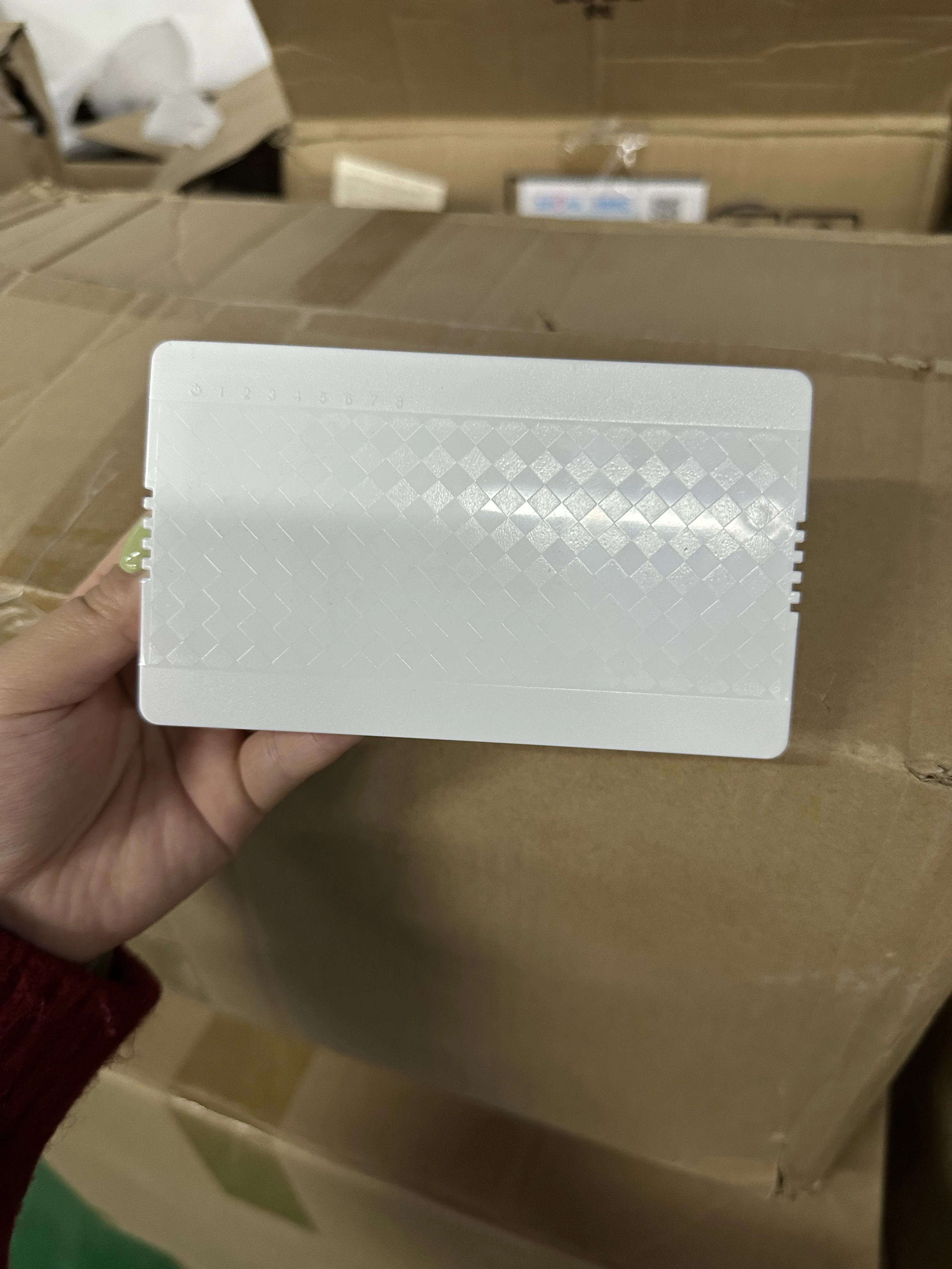 Reverse PoE Switch with VLAN 10/100/1000Mbps, 24V Output, 8 Ports neutral casing