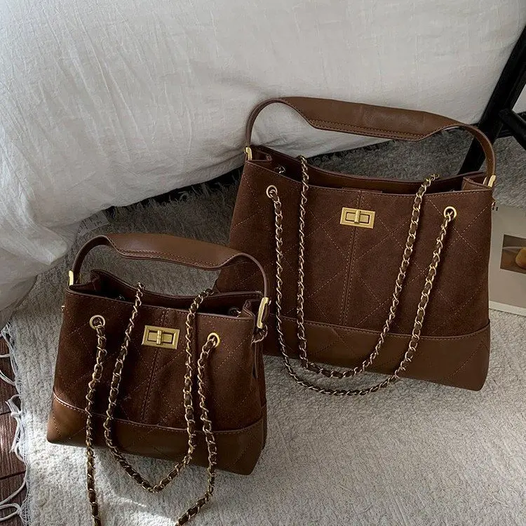 

Thick Material Diaper Bag with High Density Fabric Resists Tearing and Ensures Long Service Life