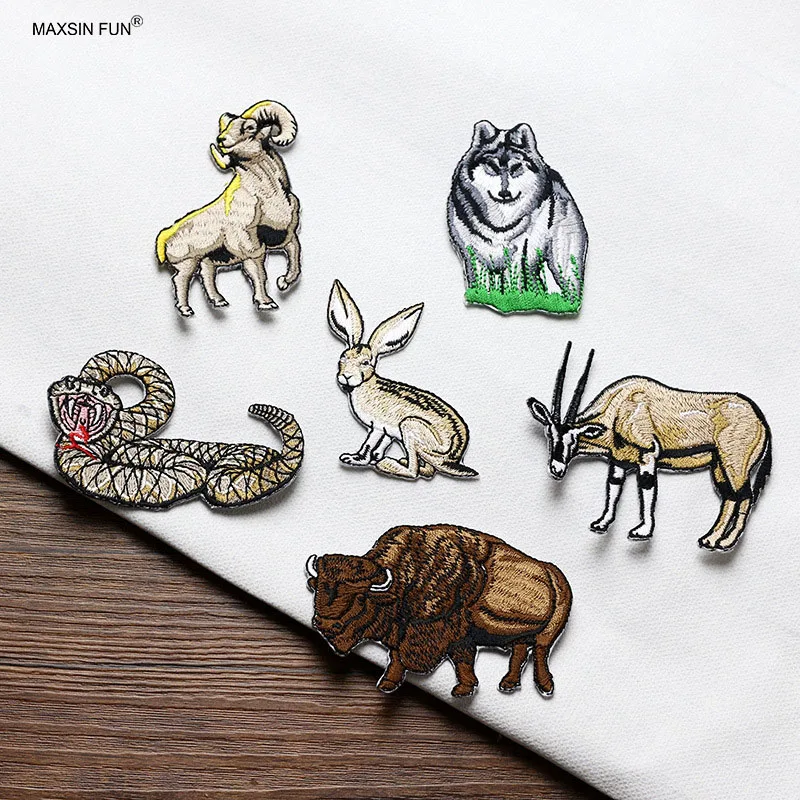 Iron-on Patches for Clothes Bags, Cartoon Animal Embroidery, Decorative Adhesive Backing, Wolf Bison, Snake, Goat Antelope