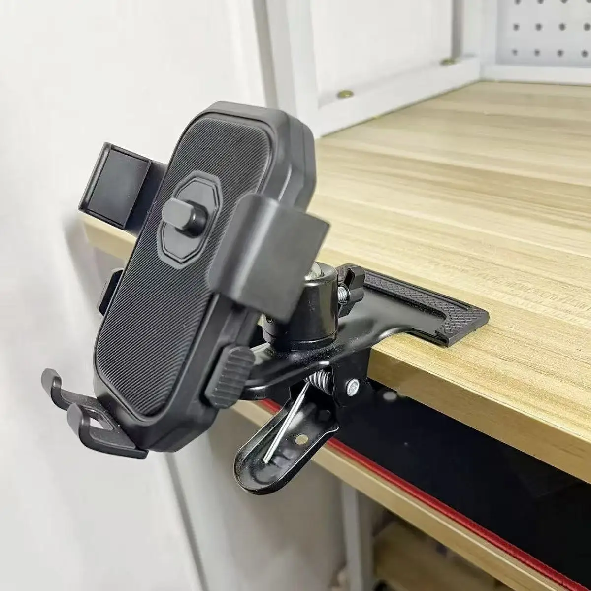 

Portable Metal Desktop Mobile Phone Stand Pan Tilt Clamp Shockproof for Night Market Stall Live Streaming Lazy Person Holder
