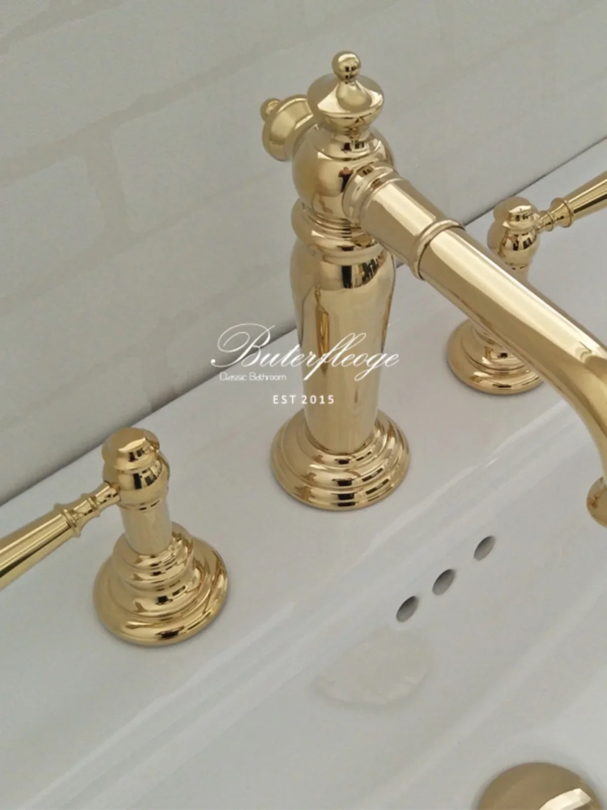 Butterfly pottery sanitary ware new zirconium gold pure British vintage copper three-hole column basin basin faucet traditional