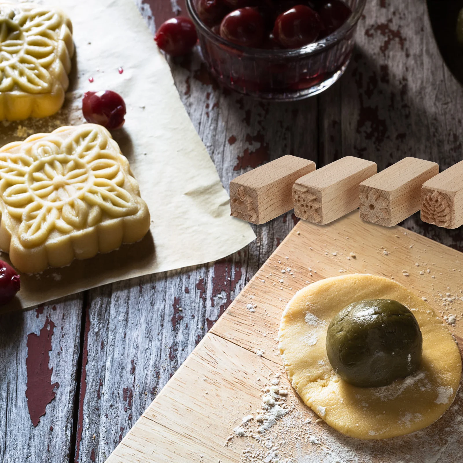 

4Pcs Wooden Cake Stampers Christmas Bread Cake Biscuit Printing Molds Easy Storage Reusable Baking Dessert Decoration Tools