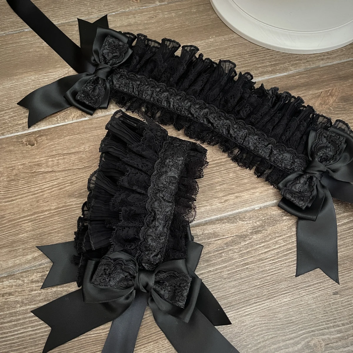 Damen Harajuku Steampunk Y2K Spitzen-Flügel-Kopfbedeckung Schleifen-Stirnband Lolita Gothic Dunkler Engel Kreuz-Kopfbedeckung und Haaraccessoires – Detail 2