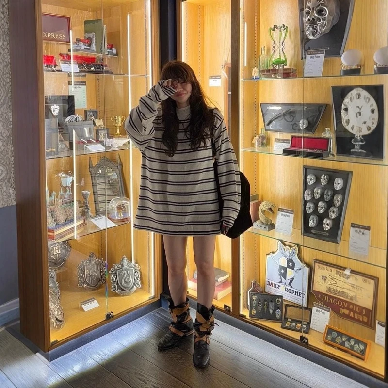 Koreański Design Fre*e Zimowa Oversize'owa Luźna Spódnica w Paski z Miękkiej Dzianiny o Regularnej Długości Rozpinany Kardigan Dzianinowy Dr