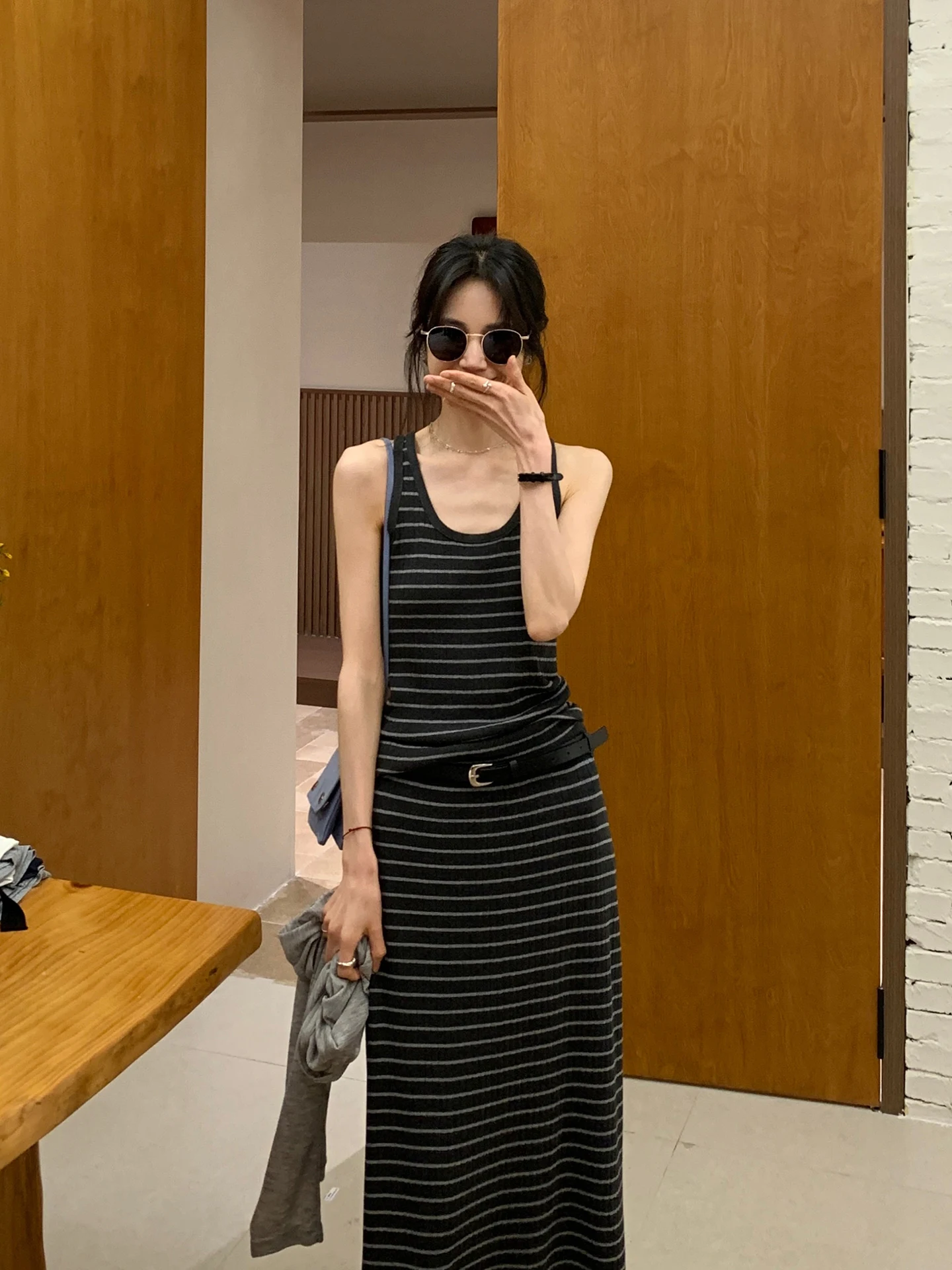 

BRIVIN Women's Knitted Vest Set with Belt Spring New Style Color Block Striped Sleeveless Fashion Two-Piece Suit