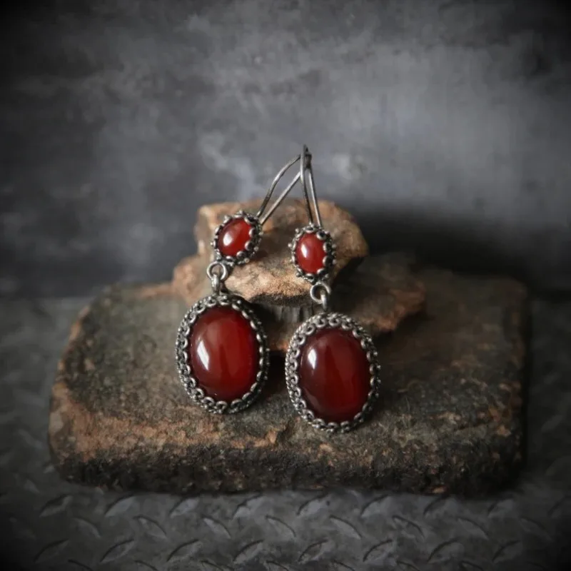 

Retro Baroque red earrings for women, court style temperament, long earrings, simple design