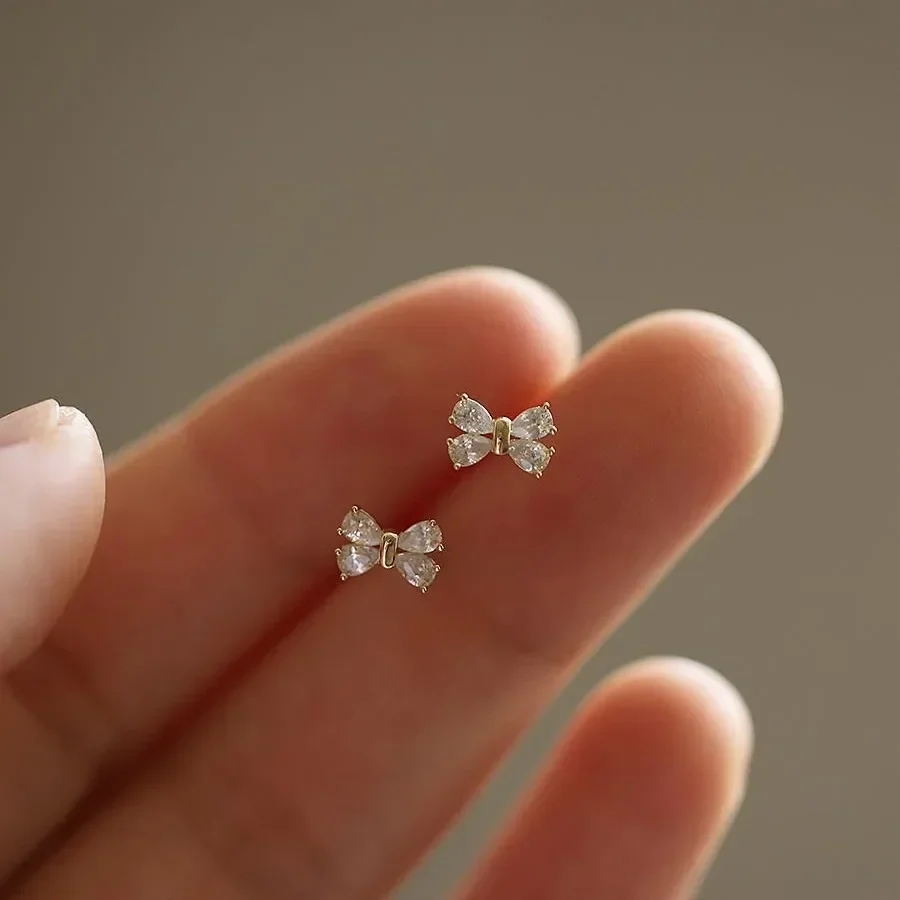 Mini Perforated Earrings Cute Sweet Four Shiny Zircon Dragonfly Bow Stud Earrings for Women Girl Children Jewelry Wholesale