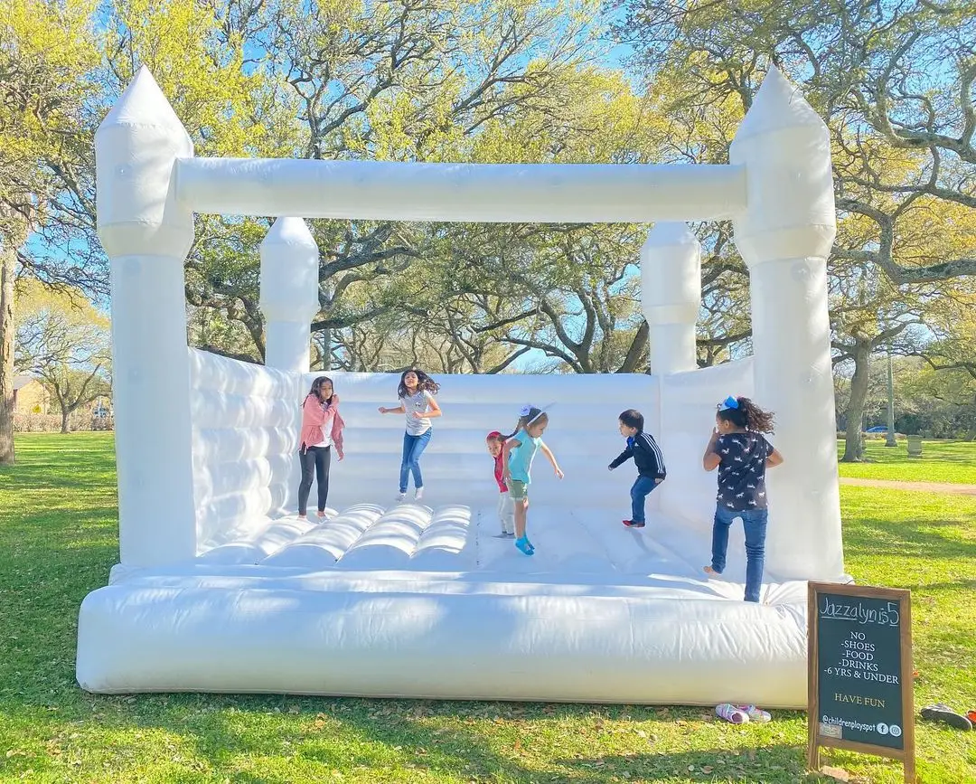 Inflatable Wedding White Bounce House Inflatable Bouncer Castle Jumping AndBed Outdoor Bouncy Castle For Party With Blower