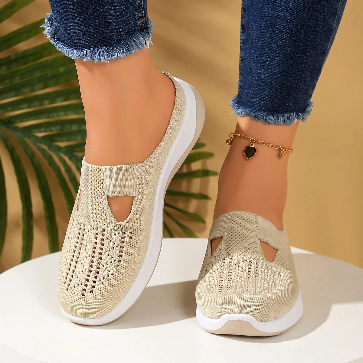 Women Breathable Mesh Walking Sandals Slip On Lightweight Casual Sneakers Soft Sole Platform Non Slip Out Summer Shoes Outdoor