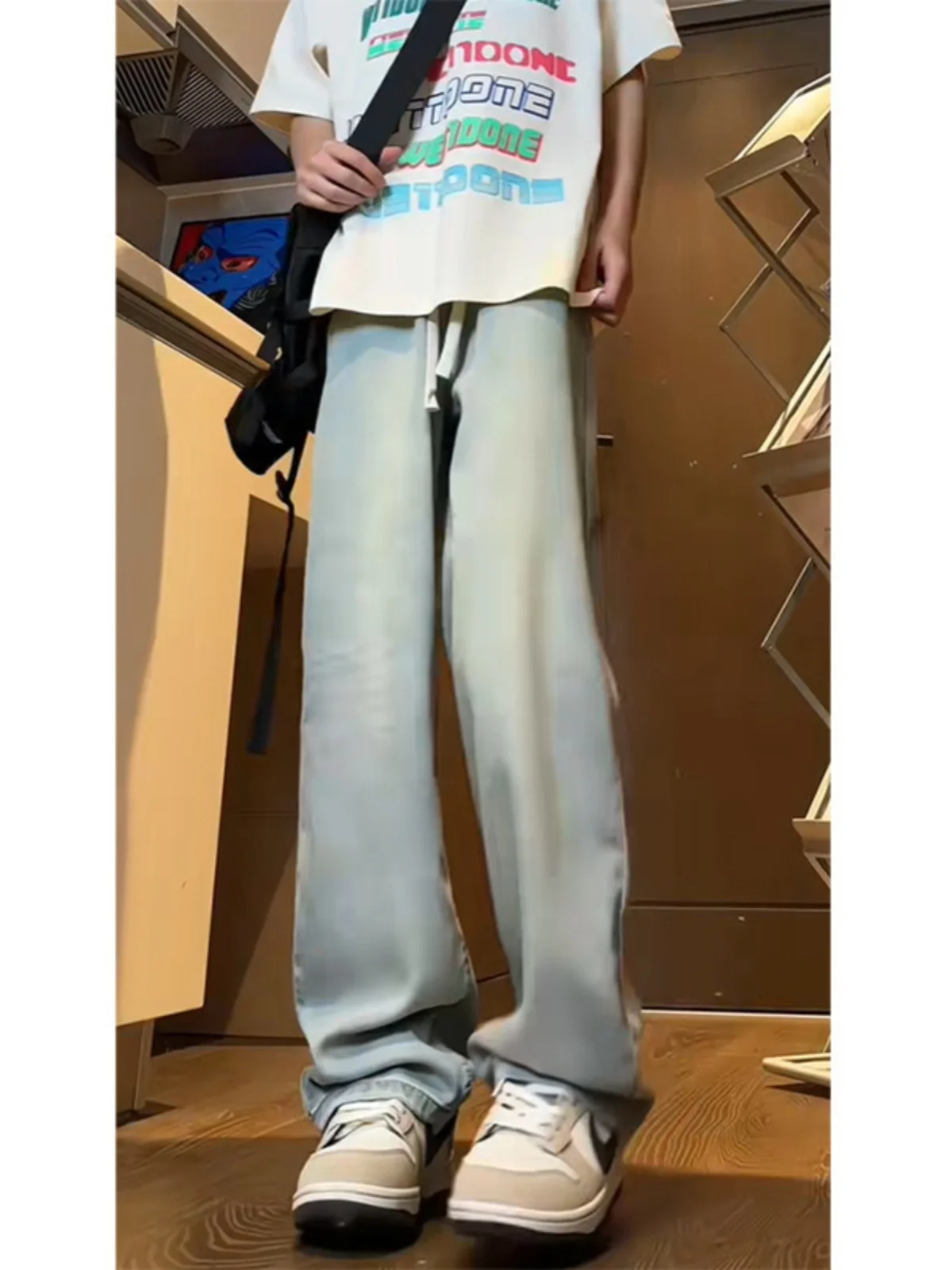 

Светло-голубые мужские летние тонкие джинсы из ледяного шелка с эластичным поясом, модные брендовые широкие брюки свободного прямого кроя для подростков