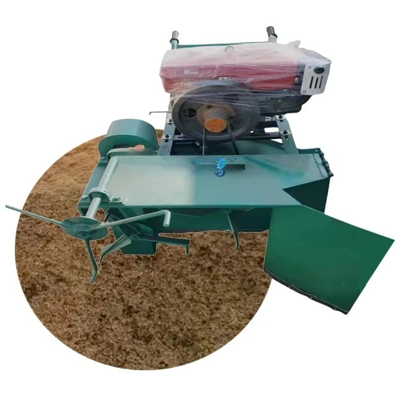 Self-propelled corncob sawdust cottonseed hull mixer Compost manufacturing dumper