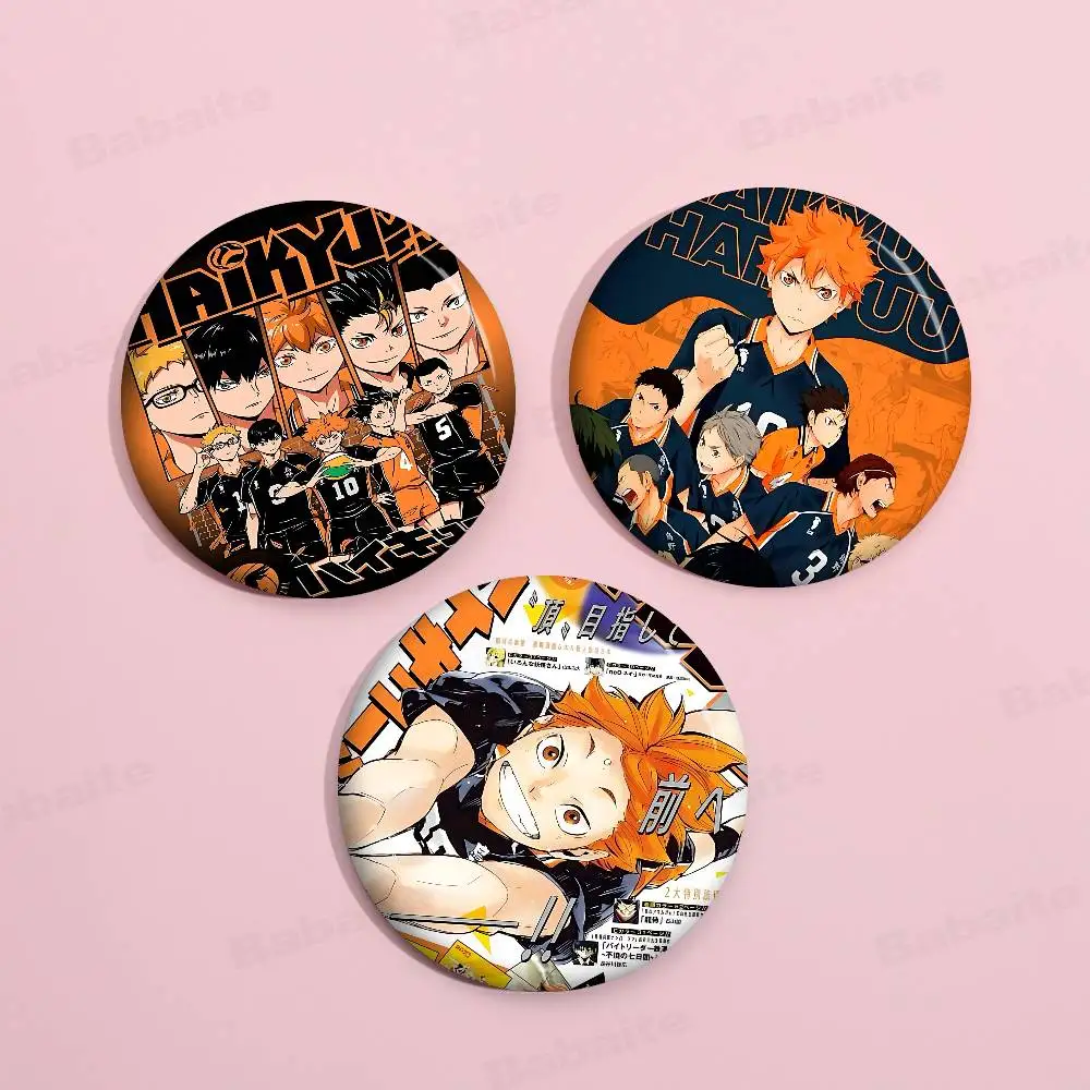Haikyuu اليابان أنيمي الإبداعية دبابيس مضحك وجه مبتسم جولة المفاجئة في بروش شارة ظهره قبعة اكسسوارات مجوهرات هدايا
