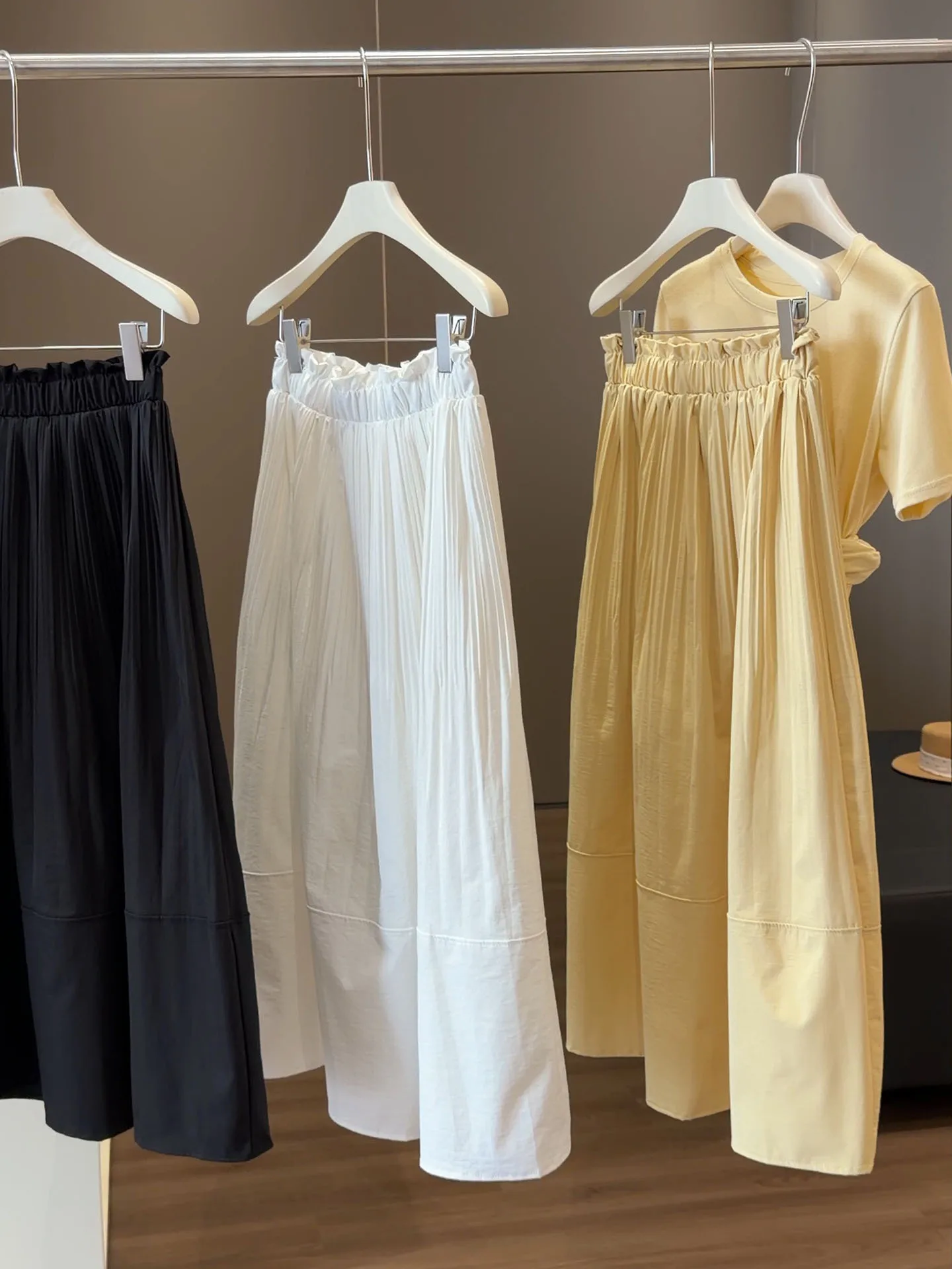 Minimalism Soft Korean Pleated Maxi Skirt Elastic High Waist Ruffled Flowy Long Skirt Sweet Casual Beach Vacation Outfit Summer