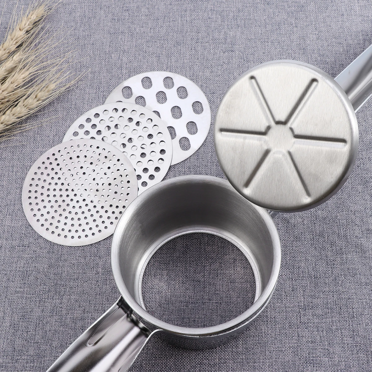 

Stainless Steel Potato Ricer Press Food Strainer Vegetable Puree Masher Ergonomic Handle Multi Purpose Gnocchi Maker Fruit