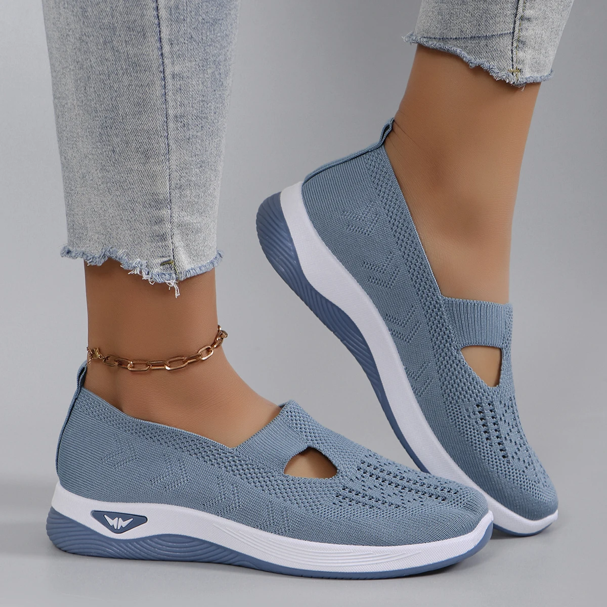 Spring new women\'s sports shoes, fashionable, breathable, lightweight, non-slip, wear-resistant, casual sports shoes, flat shoes