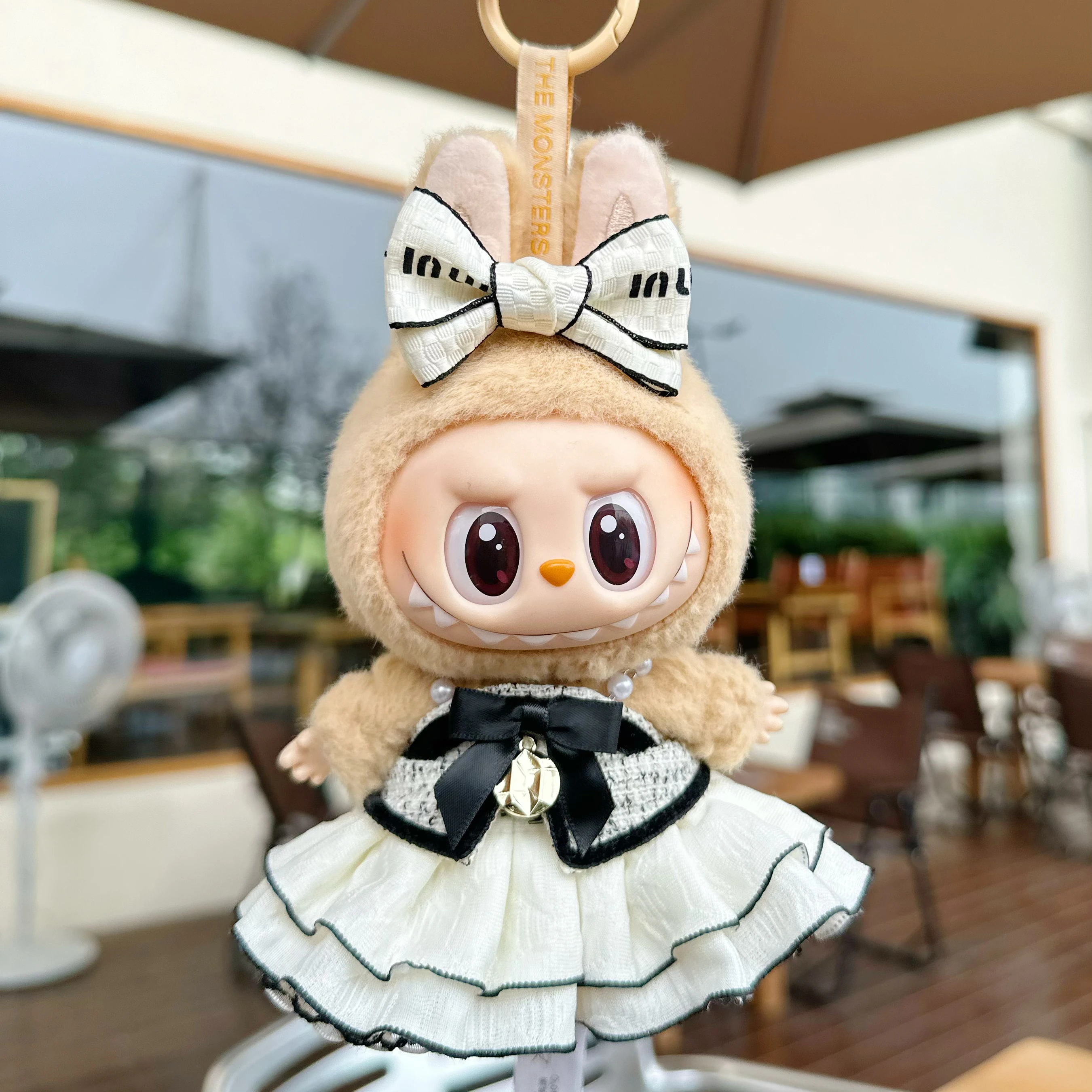 Erste, zweite und dritte Generation Blindbox-Anhänger, Canvas-Kleidung, Labubu-Vinylpuppen, beige Abendkleider, Kleider usw