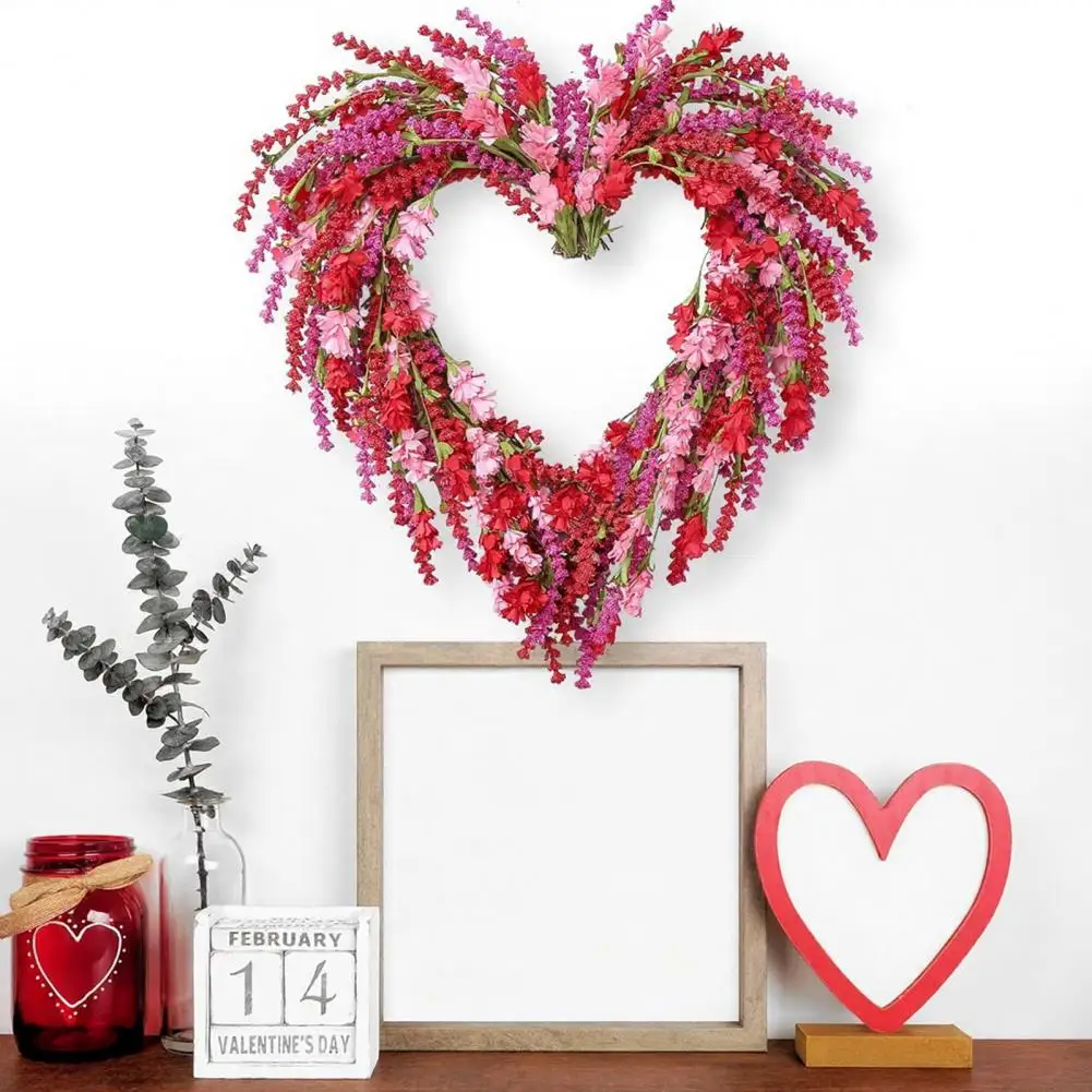 

Праздничный декоративный венок в форме сердца с цветами и зеленью, в стиле рустик, для Дня святого Валентина