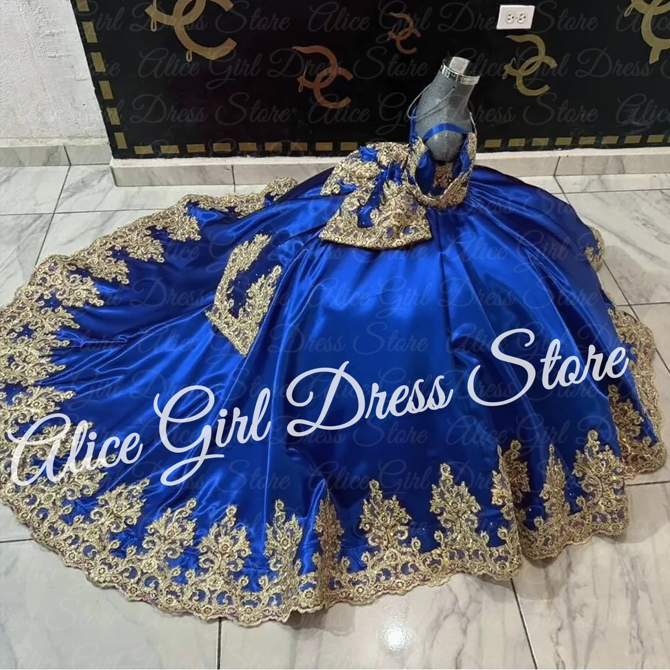 Robe à fleurs bleu Royal personnalisée pour filles, avec nœud de mariage, avec des Appliques en dentelle dorée, robes de princesse de première Communion, de fête d'anniversaire