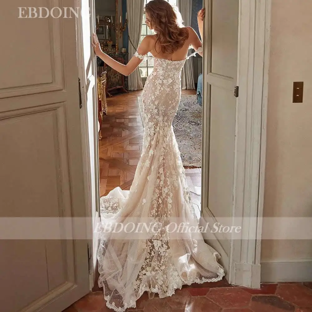 EBDOING Elegancka suknia ślubna syrena z dekoltem w łódkę, koronką, koralikami, trenem dworskim i krojem trąbki, szyta na miarę