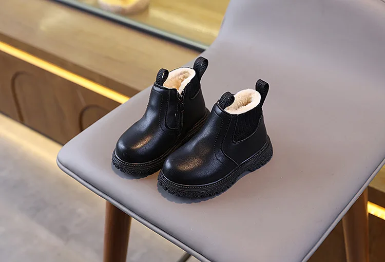 Winterstiefel für Jungen und Mädchen, modische Schneestiefel mit Reißverschluss, flauschig, warm, rutschfest, kurze Stiefel für Kinder, Lederschuhe für Kinder. – Detail 4