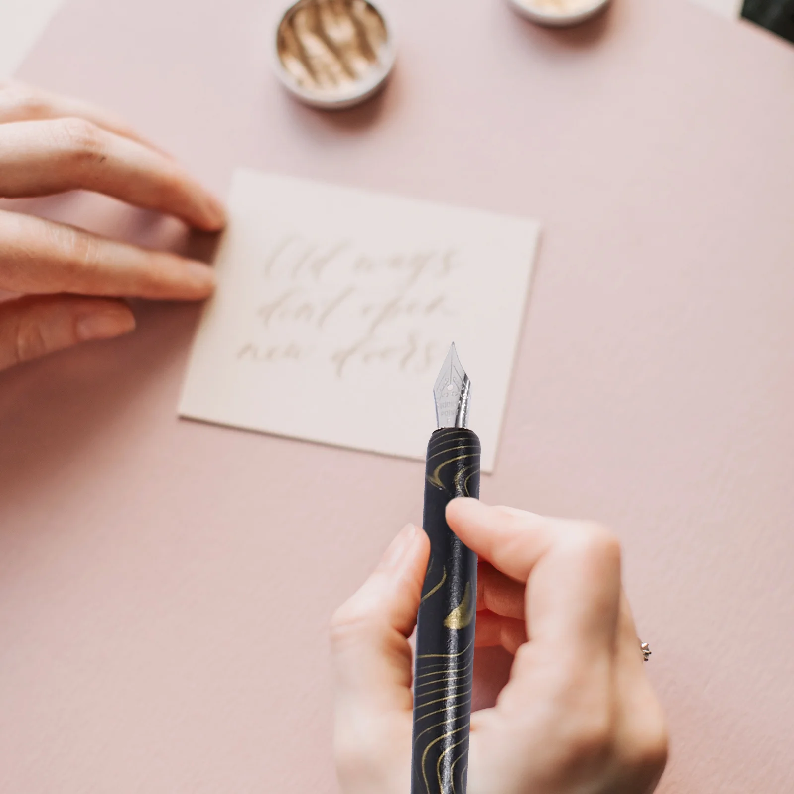 مجموعة واحدة من أقلام الخط الإنجليزي المصنوعة من الخشب الفاخر، قبضة مريحة وتلميع ناعم، هدية رائعة لمجموعة أقلام الخط العائلي