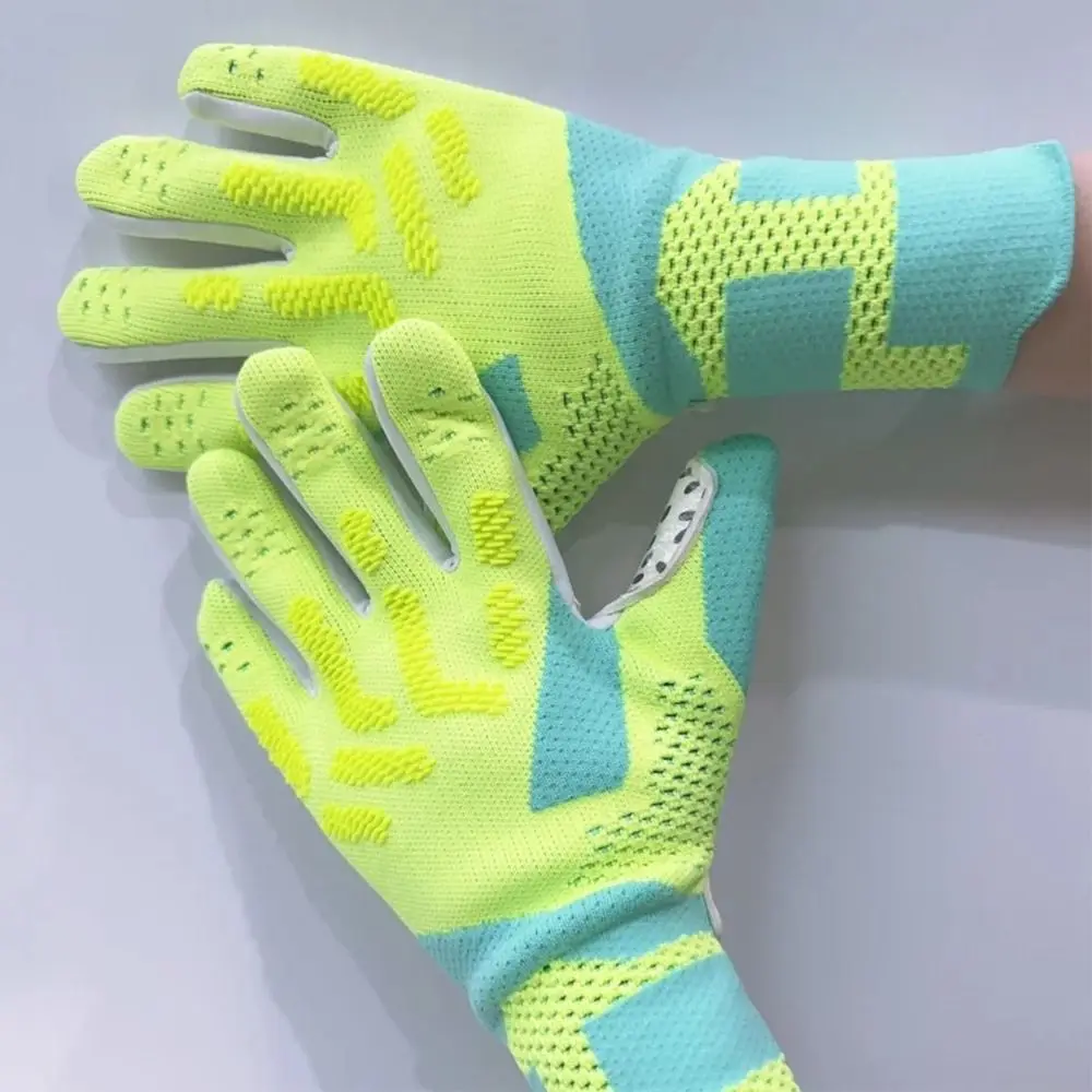 

1Pcs Thickened Latex Goalkeeper Gloves Anti-slip Breathable Goalie Gloves Finger Protection Wear-resistant
