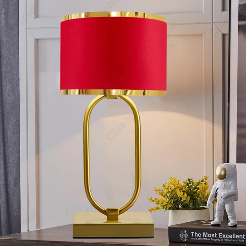 Creative and Simple New LED Fabric Lampshade European Table Lamp Living Room Study Bedroom Bedside Atmosphere Lighting Lamps