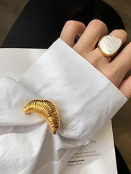 Trend Croissant Broches voor Mannen Vrouwen Paar Metalen Pinnen Verguld Zilver Kleur Koreaanse Mode Vintage Luxe Sieraden Geschenken