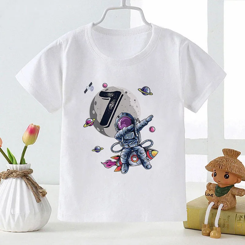 Camiseta con estampado de astronauta espacial para niños y niñas, ropa de manga corta con cuello redondo, Digital