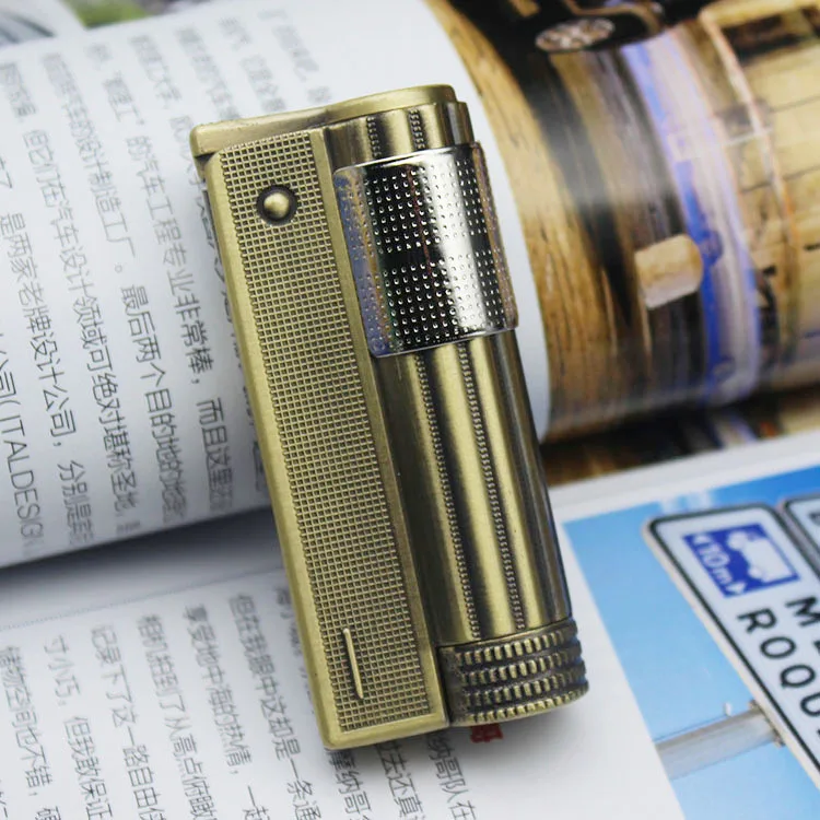

Retro Metal Windproof Grinding Wheel Kerosene Lighter Portable Old-Fashioned Open Lid Ignition Lighter Cigarette Accessories