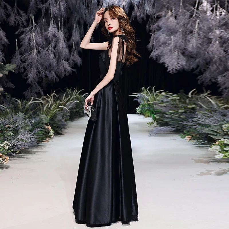 แฟชั่นสปาเก็ตตี้ชุดแต่งงานสําหรับผู้หญิงง่ายชุดราตรีซาตินนุ่ม Elegant Vestidos De Novia ที่กําหนดเอง