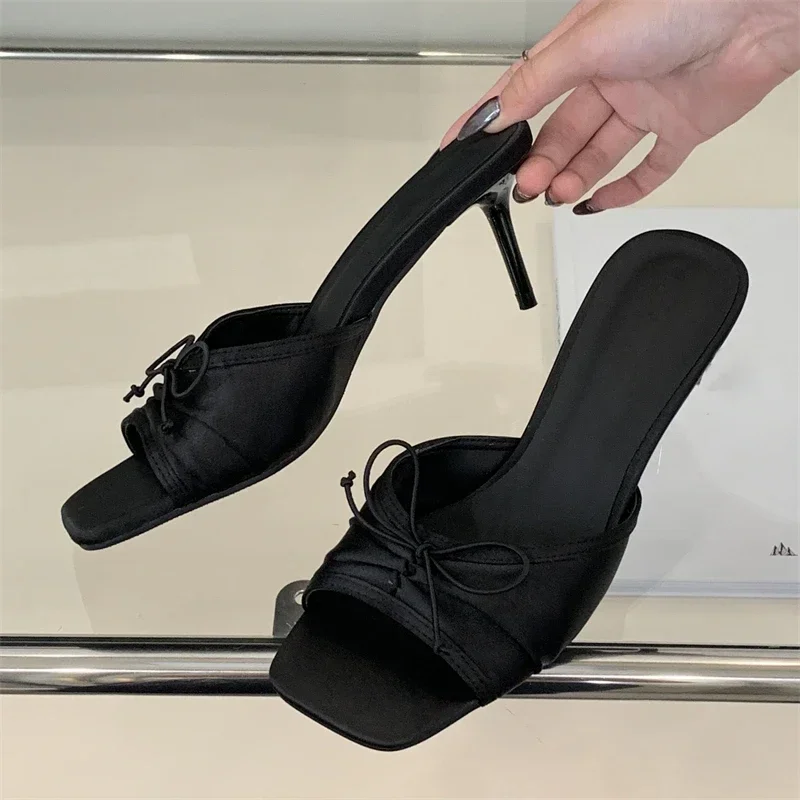 Aneikeh موضة ساحة تو مأدبة أحذية الشاطئ النساء صندل كاجوال رقيقة عالية الكعب النعال زهرة فراشة كونت البغال الشرائح