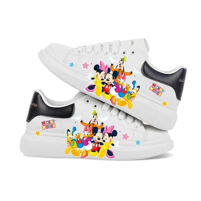 Рисунок 2 - Кроссовки с мультяшным Микки Маусом