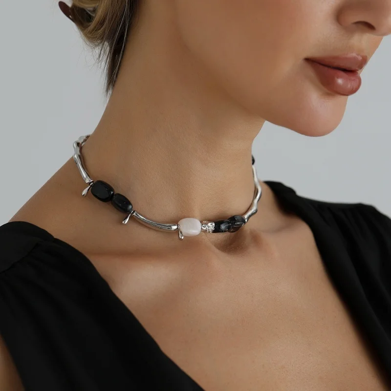 Vintage Bamboo Tube Metal Necklace Irregular Mixed Color Beaded Spliced Pendant Necklace Retro All Match Women Fashion Jewelry