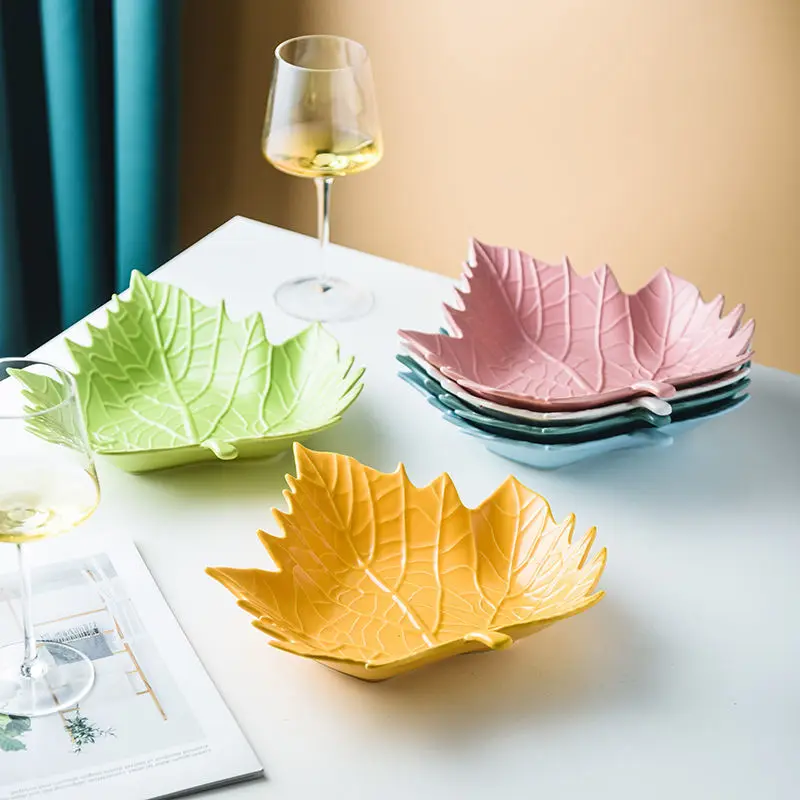 Leaf Plate Ceramic Plate Creative Maple Leaf Dish Home Vegetable Plate Large Snack Plate Dinner Plates 27cm