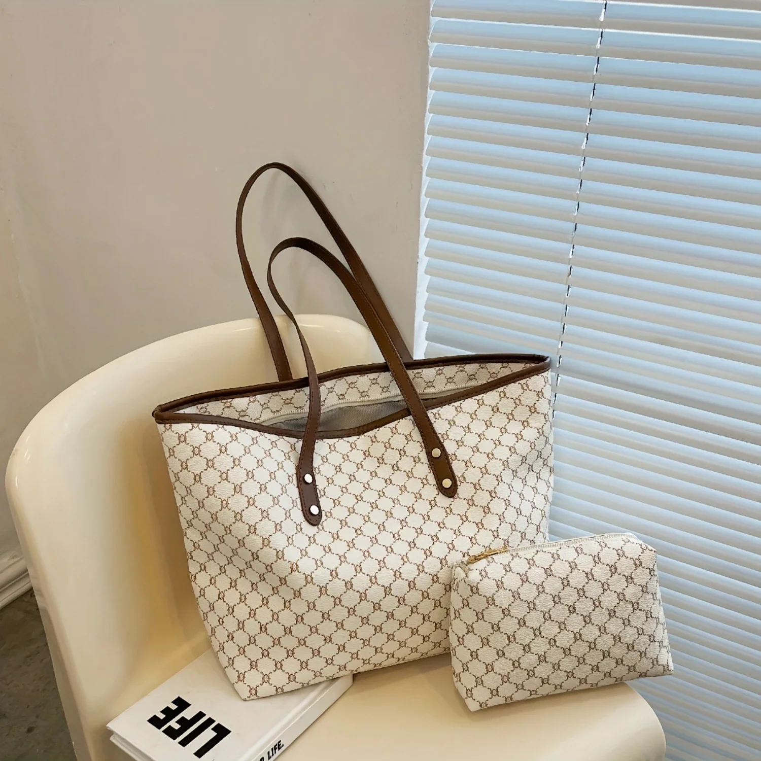 

Geometric Pattern Tote Bag Set: Large Capacity Shoulder Bag with Clutch Inner Bag for Women (2pcs)