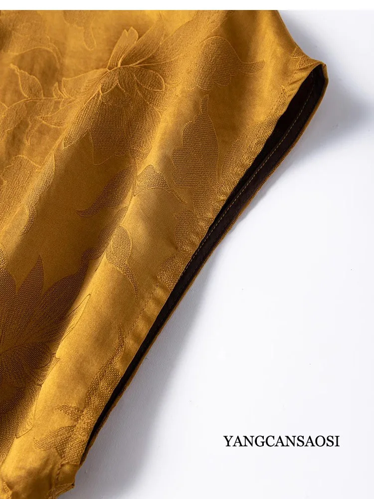 2025 المرأة الصيف الجديدة تنفس 100% التوت الطبيعي الحرير عبق سحابة الغزل الفني الجديد النمط الصيني زر الذهب