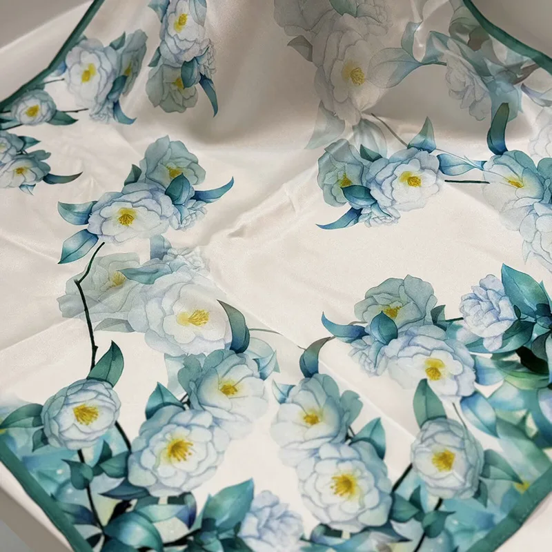 

Новый маленький квадратный платок 2026 года для женщин с принтом: узор «Магнолия» и цветы