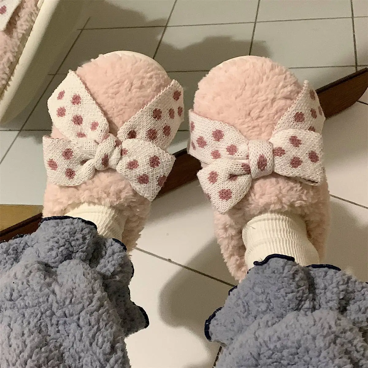 Cute Bow Plush Mules Women Winter Thick Fluffy Indoor Clogs Polka Dot House Shoes Soft Fuzzy  Slippers Non slip Cozy Footwear