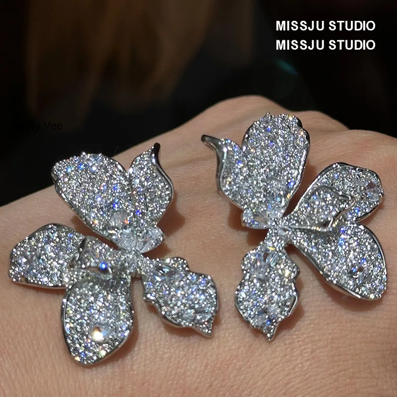 Yessy Vee Women Vintage Petal Earrings Diamond Luxury Stud Earrings Fairy Spring Summer Handmade Flower Earrings Royal Female