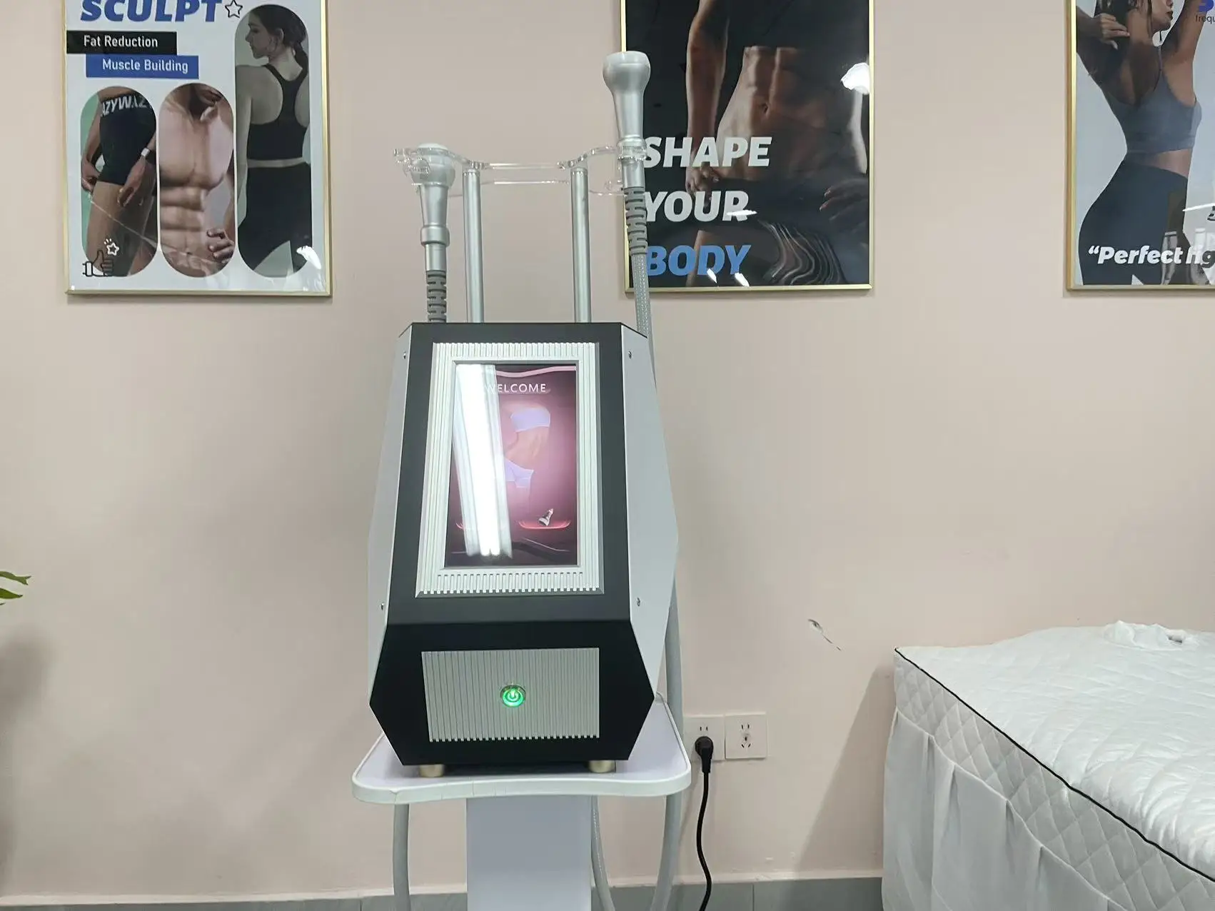 آلة نظام الصدمات الحرارية الاحترافية للوجه والجسم - تكنولوجيا التبريد المتقدمة للعناية بالبشرة والعلاج بالتجديد