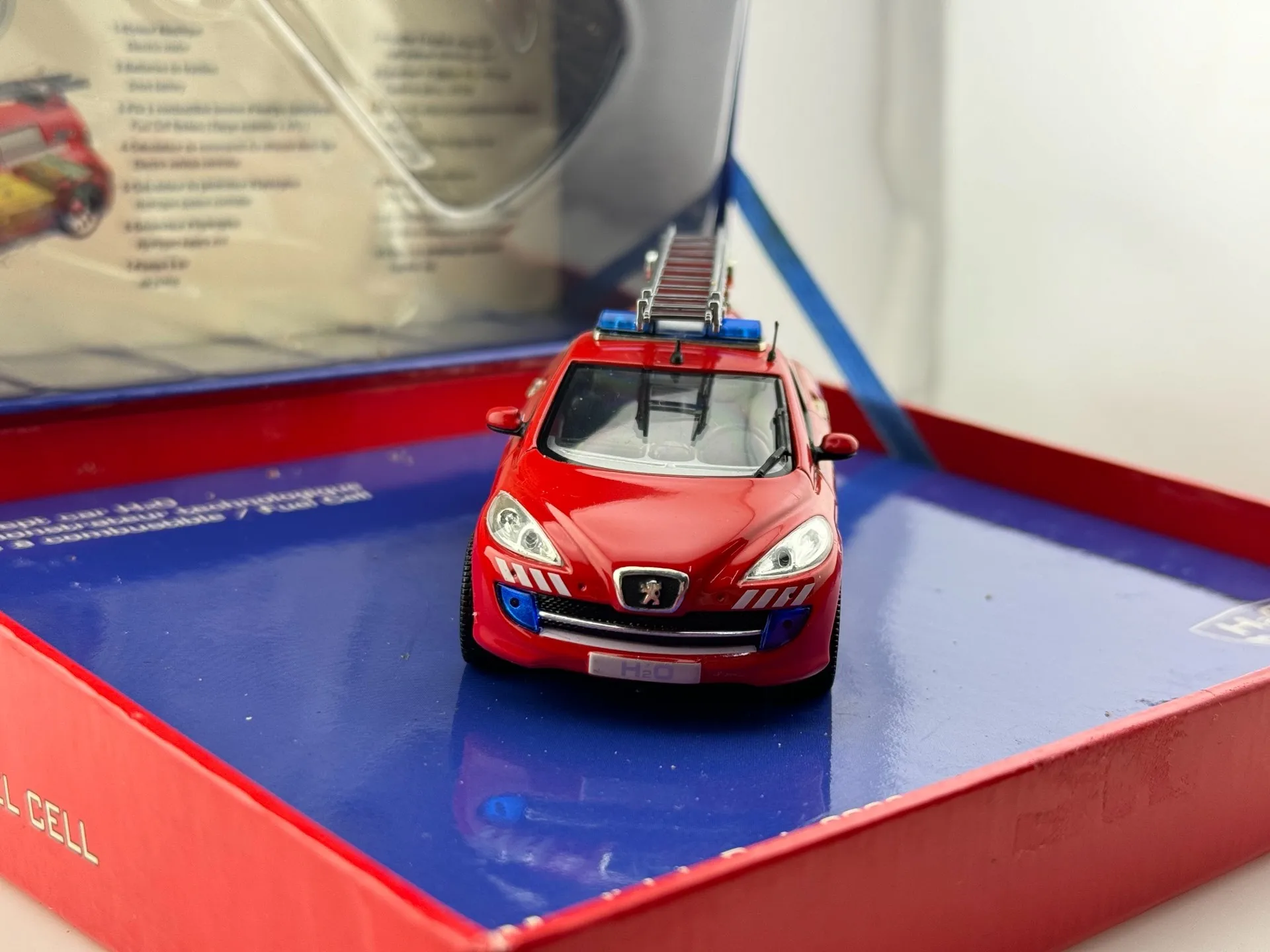 Defecto de superficie de pintura Diecast Norev, escala 1/43, Peugeot, motor de bomberos, modelo de coche de aleación, juguete para regalo coleccionable, adorno de exhibición de recuerdo