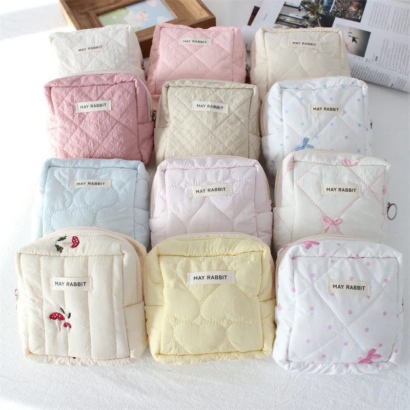 Ins Style Quilted Small Square Cosmetic Bag Cute Makeup Pouch Napkinb Sanitary Pad Case Cute Lipstick Storage Bag for Essentials