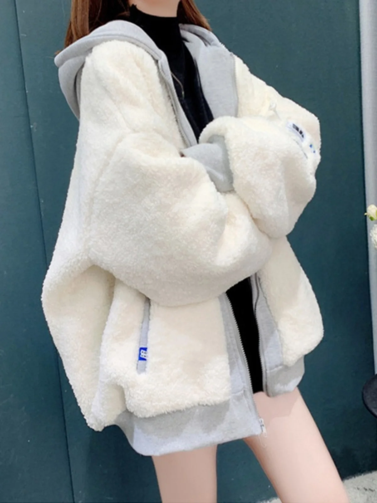 Ladies Large Size Autumn Winter Lamb Fur Jacket Loose Fit Hoodie Casual Style Fleece Lined Short Coat Zipper Closure Long Sleeve