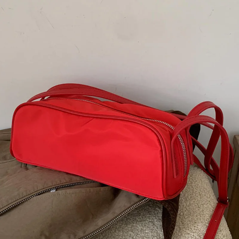 Casual Solid Nylon Pillow Handbag Women Minimalist Lightweight Small Shoulder Bag Urban Style High Quality Zipper Underarm Bag